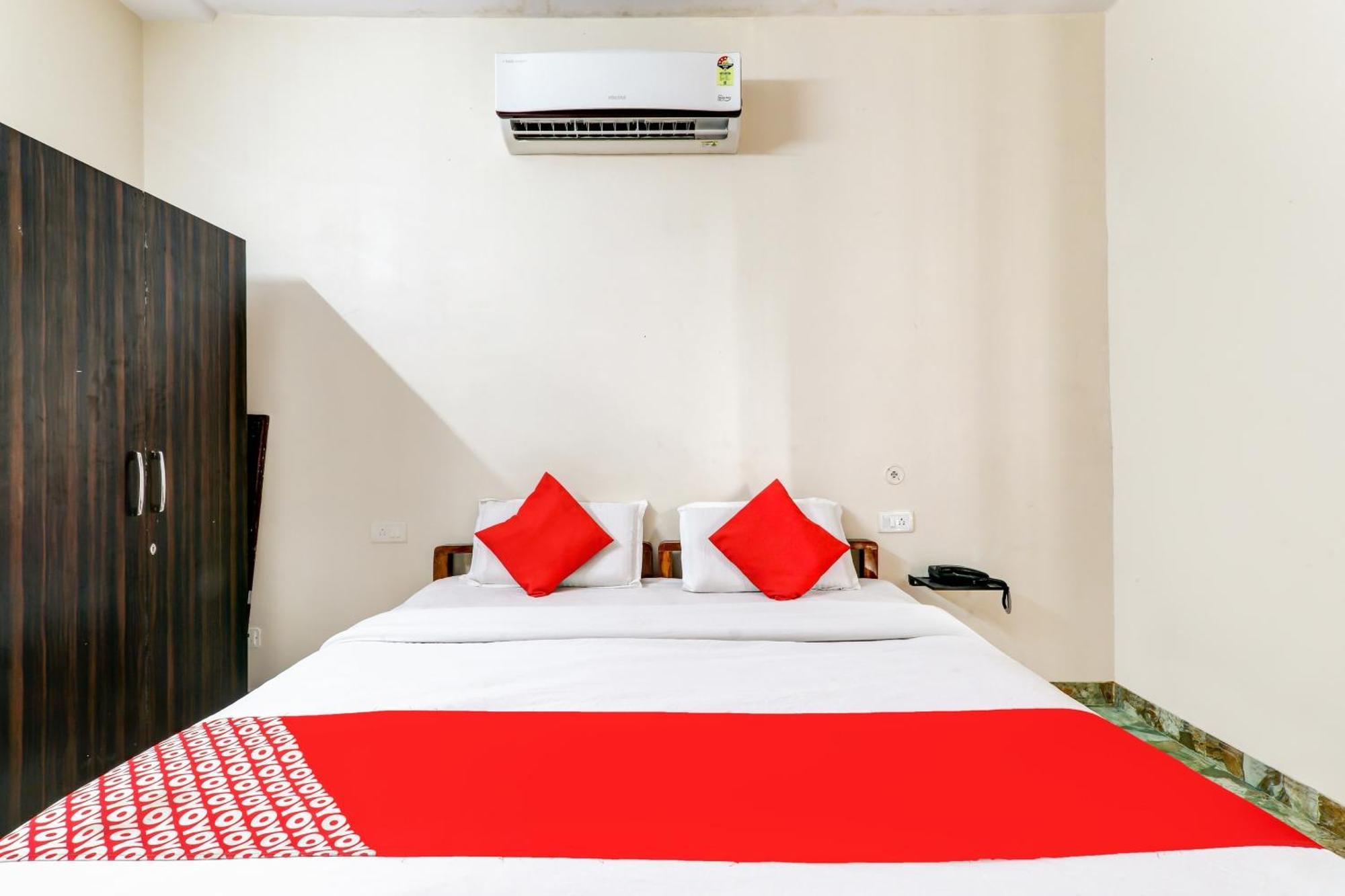 Oyo Flagship Raghuvar Palace Hotel Lucknow Exterior photo