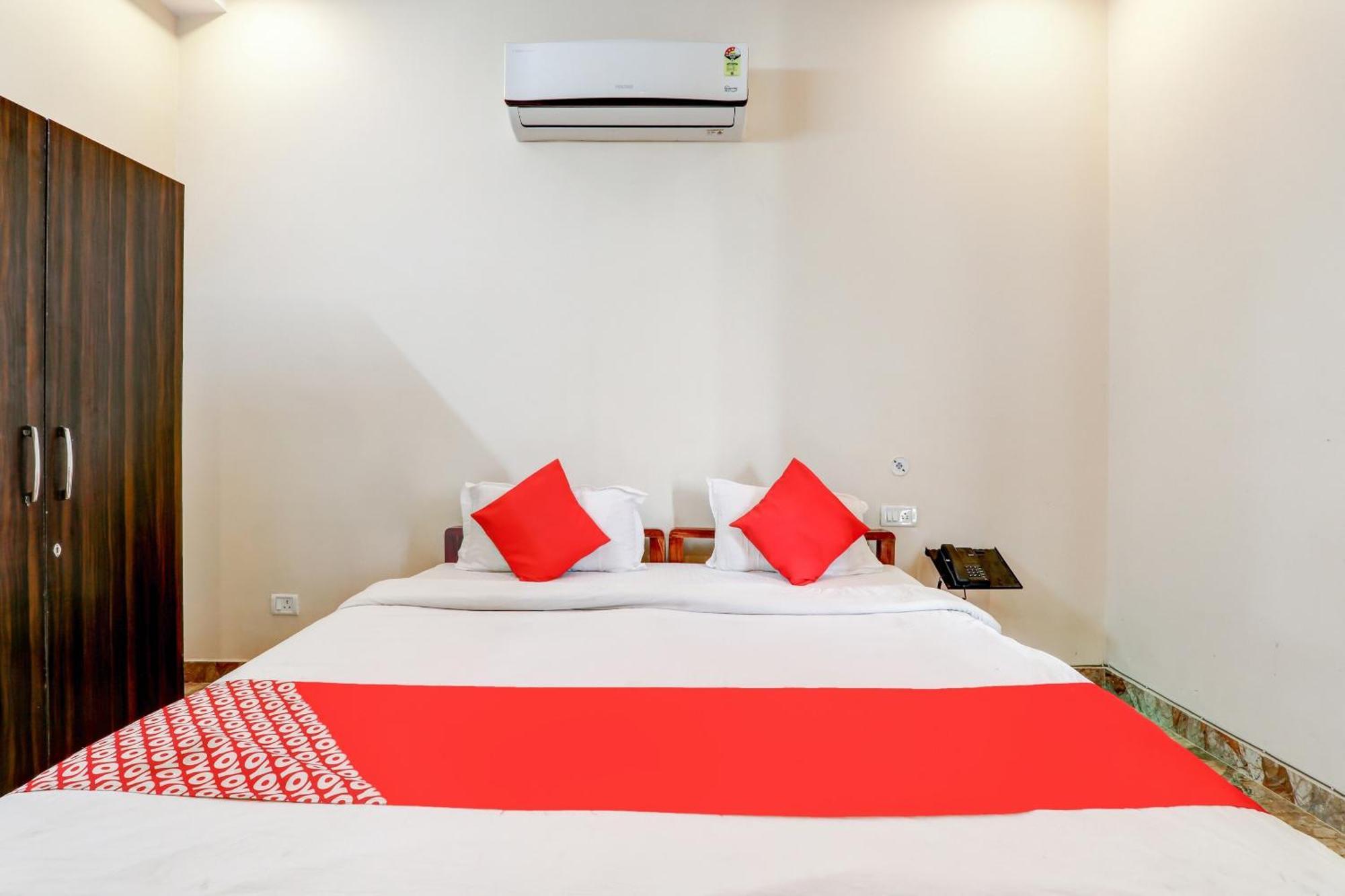 Oyo Flagship Raghuvar Palace Hotel Lucknow Exterior photo