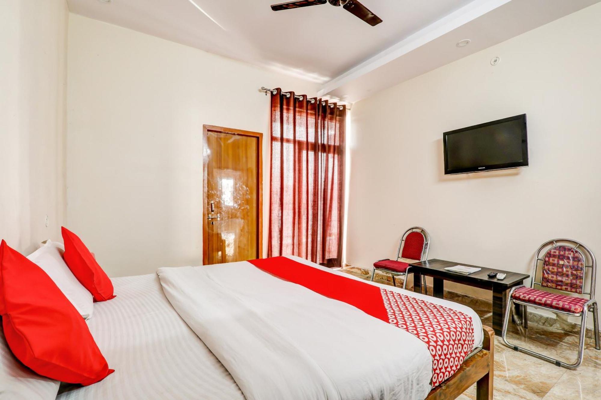 Oyo Flagship Raghuvar Palace Hotel Lucknow Exterior photo